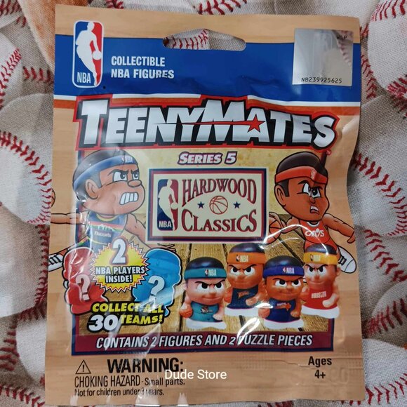 2019 Teenymates - NBA Series 5 - Each Has 2 Figures & 2 Puzzle Pieces - NEW - Picture 1 of 2